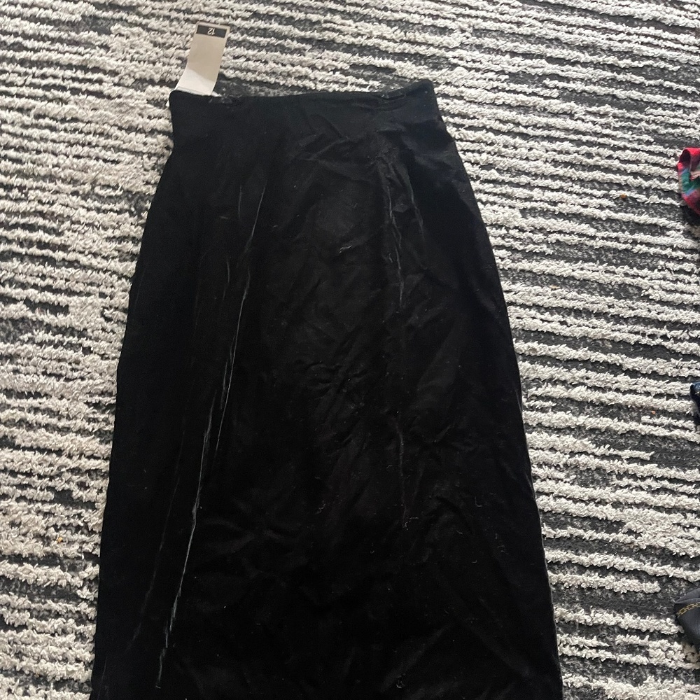 Norton Mcnaughton  pencil velvet skirt
